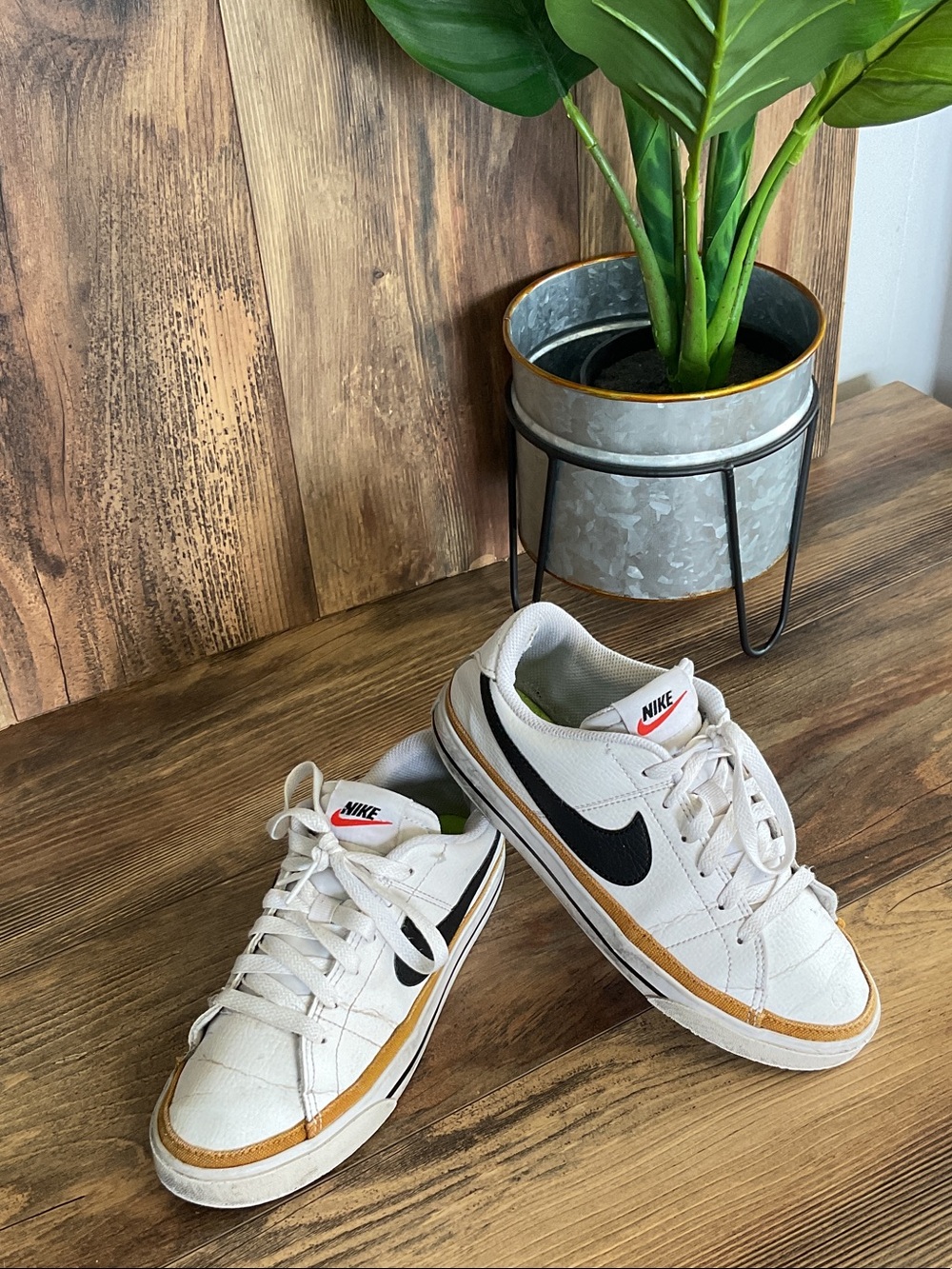 Nike Court Legacy Next Nature DH3161-100 Leather Sneaker 6.5 C357